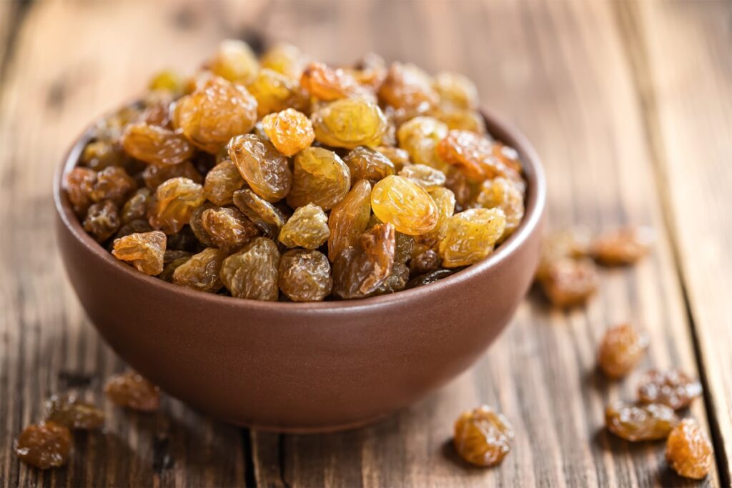 Soaked Raisins for Constipation: 3 Amazing Benefits