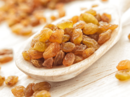 Soaked Raisins for Constipation: 3 Amazing Benefits