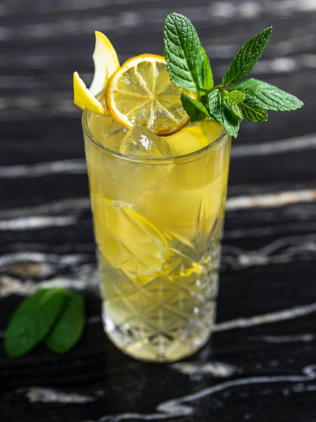 Morning Detox Water for Weight Loss: Lemon Mint Ginger Detox Water Benefits and Recipe